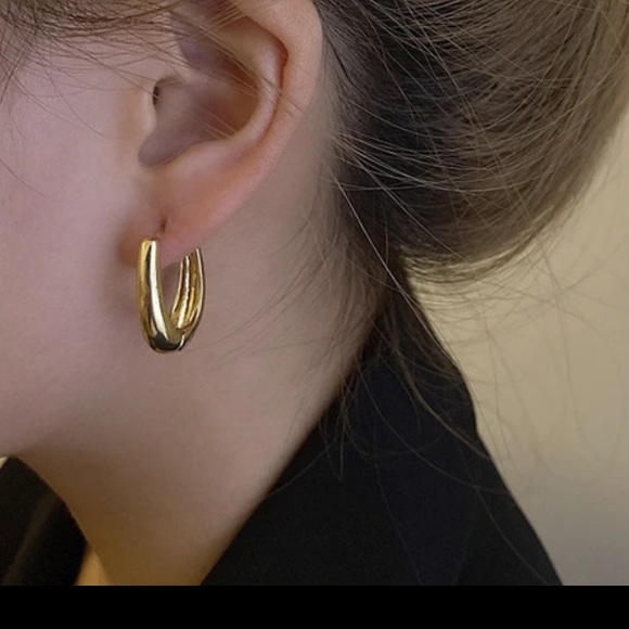 NWT 18k GOLD PLATED EARRINGS - Picture 4 of 7